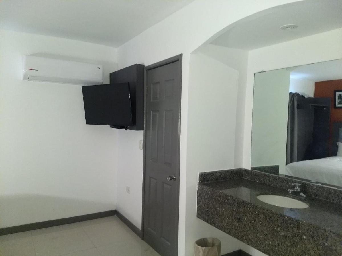 Hotel El Rancho Sabinas Hidalgo Eksteriør billede