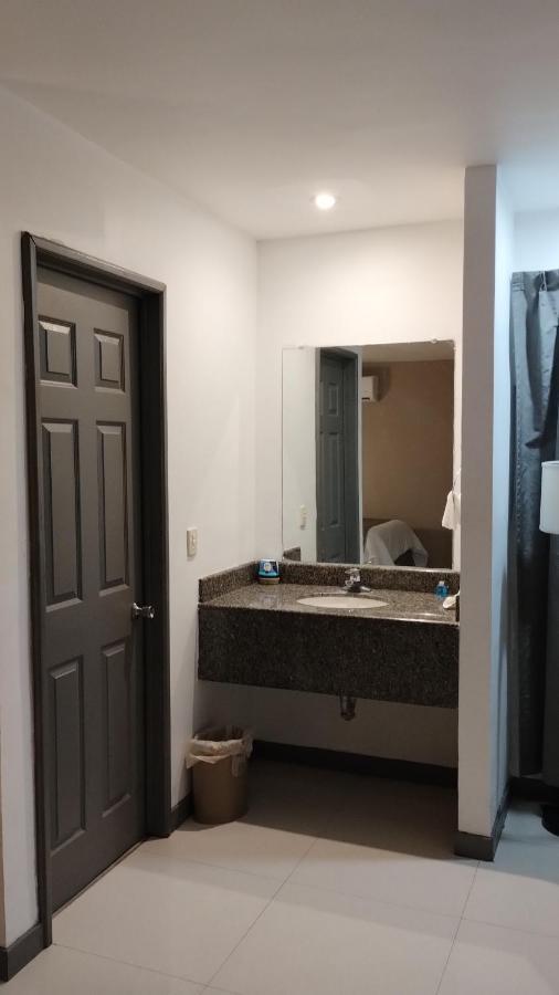 Hotel El Rancho Sabinas Hidalgo Eksteriør billede